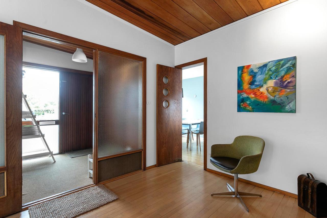 House - Villa With Garden And Hot Tub, 2 Min From Reykjavik Garthabaer エクステリア 写真