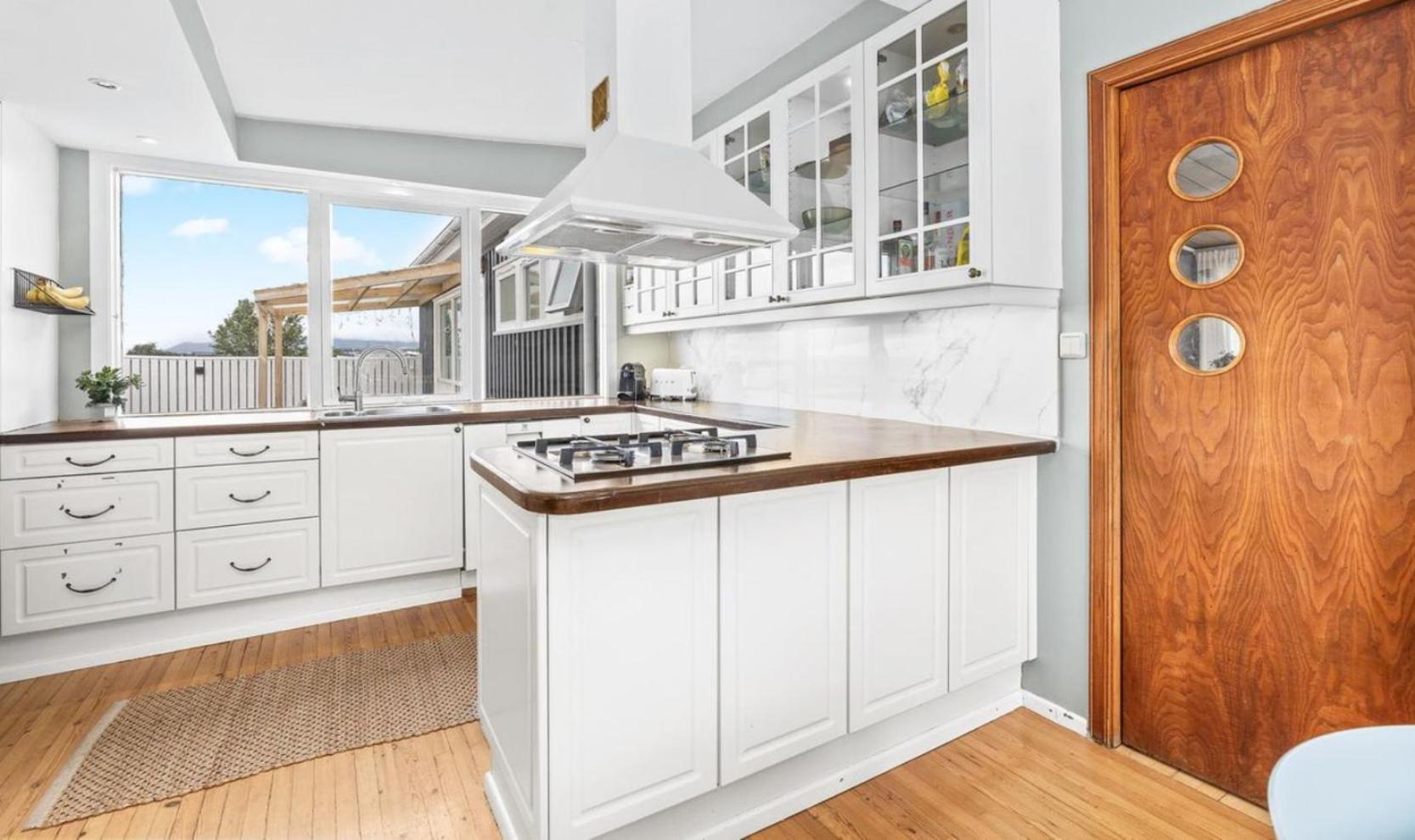 House - Villa With Garden And Hot Tub, 2 Min From Reykjavik Garthabaer エクステリア 写真